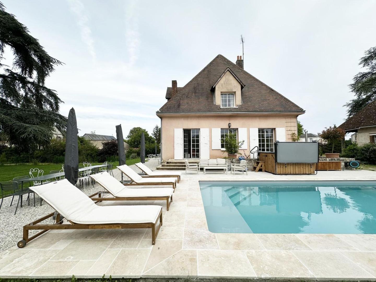 La Meslaysienne - Comfortable House, Swimming Pool Extérieur photo